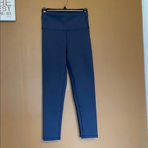 Echt steel blue scrunch butt workout leggings